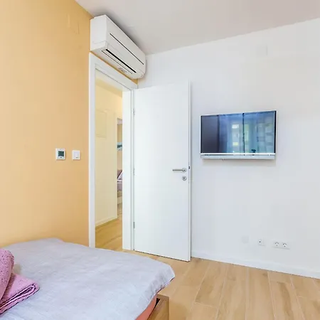 Luxurious With Heated Pool And Rooftop Jacuzzi *