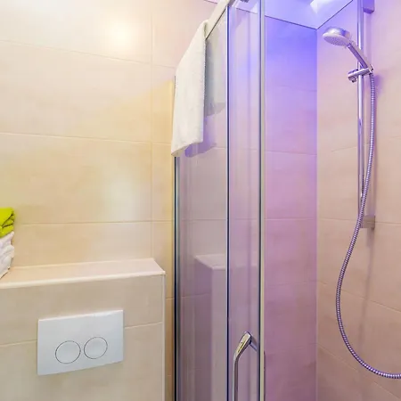 别墅 Luxurious With Heated Pool And Rooftop Jacuzzi