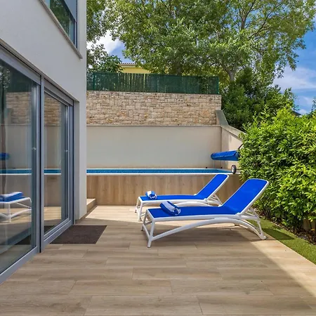 Luxurious With Heated Pool And Rooftop Jacuzzi * Malinska