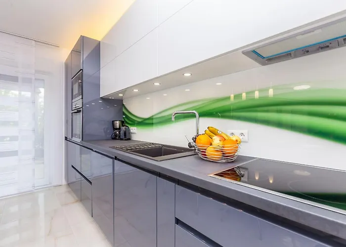 Villa Luxurious With Heated Pool And Rooftop Jacuzzi Malinska