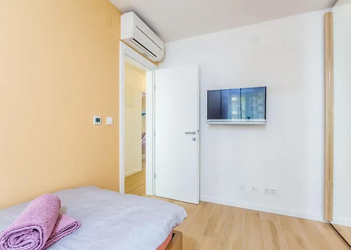 Luxurious With Heated Pool And Rooftop Jacuzzi *