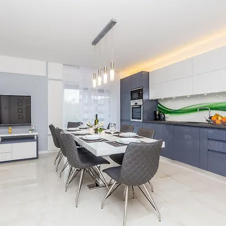 Villa Luxurious With Heated Pool And Rooftop Jacuzzi *