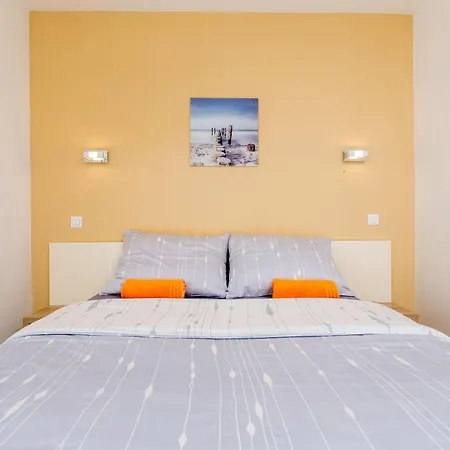 Villa Luxurious With Heated Pool And Rooftop Jacuzzi *