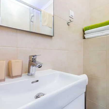 Luxurious With Heated Pool And Rooftop Jacuzzi * Malinska