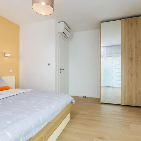 Luxurious With Heated Pool And Rooftop Jacuzzi