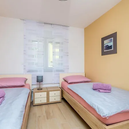 Luxurious With Heated Pool And Rooftop Jacuzzi * Malinska