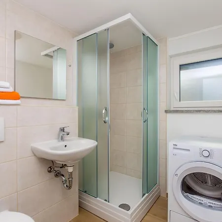 Vilă Luxurious With Heated Pool And Rooftop Jacuzzi