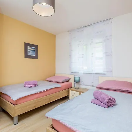 Luxurious With Heated Pool And Rooftop Jacuzzi Malinska