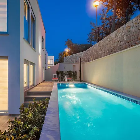 Luxurious With Heated Pool And Rooftop Jacuzzi * Malinska