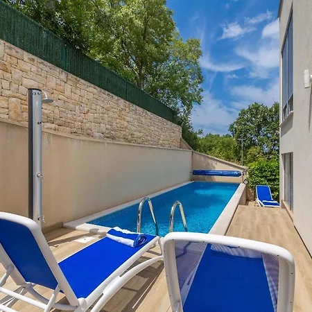 Luxurious With Heated Pool And Rooftop Jacuzzi *