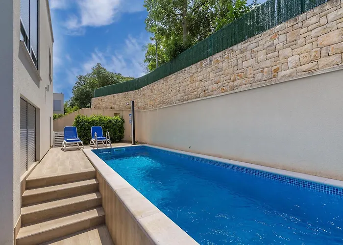 Luxurious With Heated Pool And Rooftop Jacuzzi 别墅 *