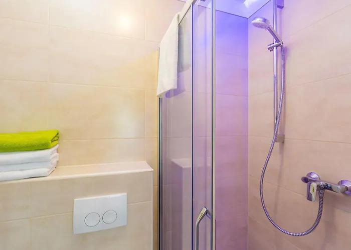 别墅 Luxurious With Heated Pool And Rooftop Jacuzzi