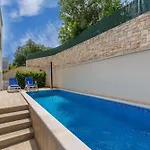 Luxurious With Heated Pool And Rooftop Jacuzzi Βίλα *