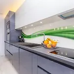 Βίλα Luxurious With Heated Pool And Rooftop Jacuzzi Malinska