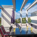 Luxurious With Heated Pool And Rooftop Jacuzzi * Malinska