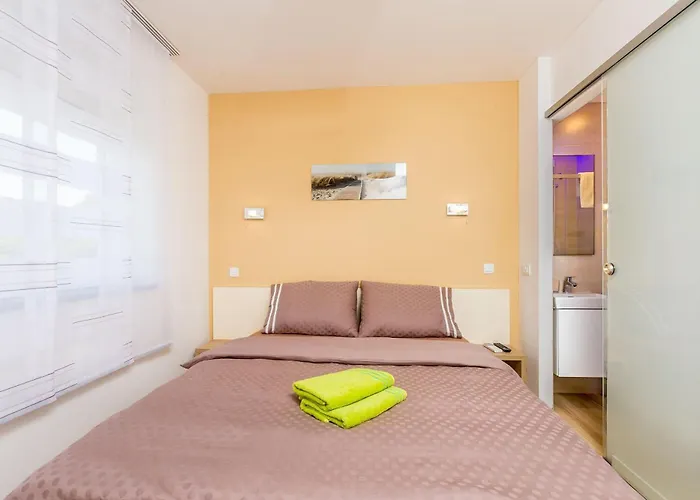 Luxurious With Heated Pool And Rooftop Jacuzzi Villa