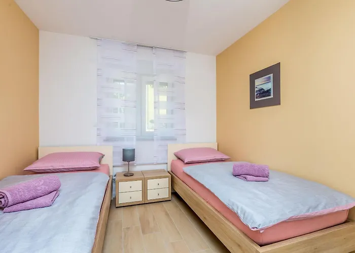 Luxurious With Heated Pool And Rooftop Jacuzzi * Malinska