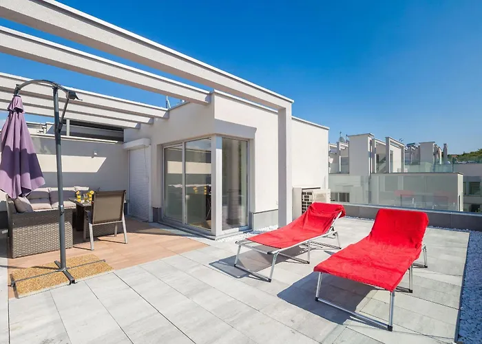 Luxurious With Heated Pool And Rooftop Jacuzzi * Malinska